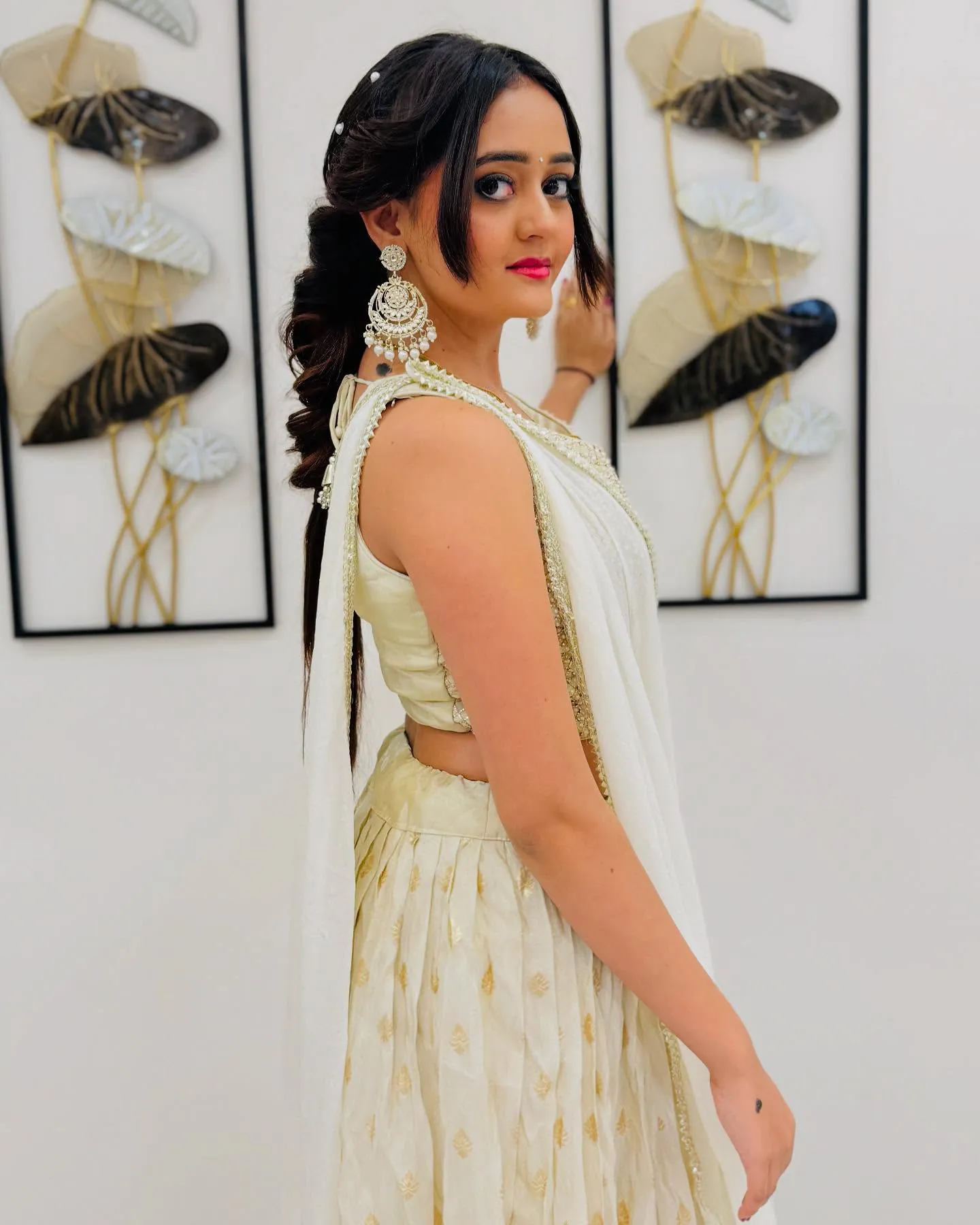 Bindass Kavya - bindass-kavya-hot-14.webp